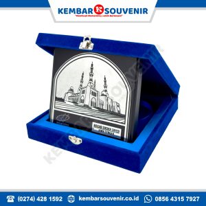bikin plakat