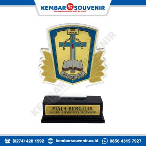 buat plakat terdekat