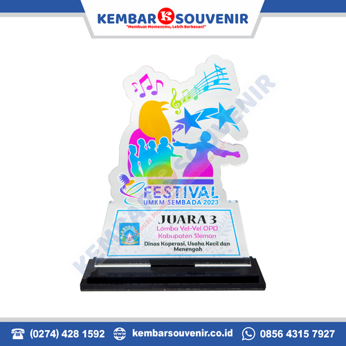 contoh desain plakat