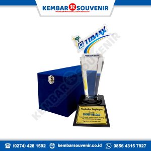 contoh plakat penghargaan