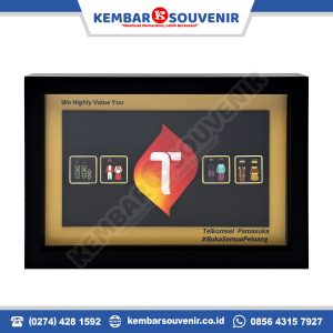 harga plakat wisuda jogja