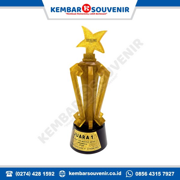 piala plakat