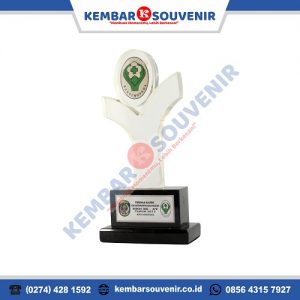 Desain Plakat Wisuda