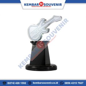 Contoh Bentuk Plakat