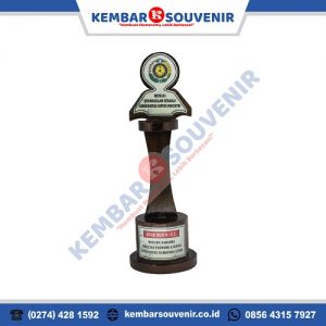 Plakat Kayu Wisuda