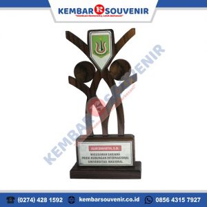 Plakat Kerjasama dengan Tampilan Mewah, Elegan dan Profesional