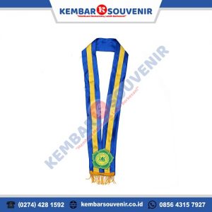 Cari Harga Medali Plastik Terjangkau? Di Kembar Souvenir Aja