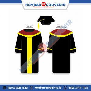 Harga Toga Wisuda Terjangkau Hanya di Kembar Souvenir