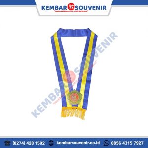 Tempat Jual Medali Plastik yang Terbaik dari Kembar Souvenir