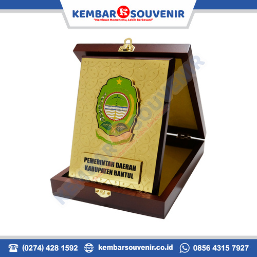 Plakat Kayu Unik
