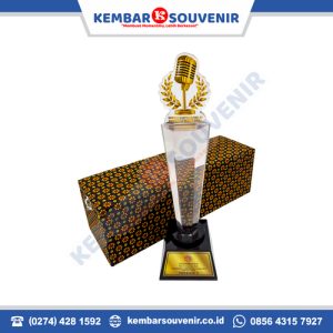 piala akrilik harga