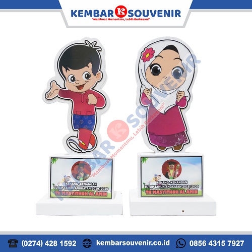 plakat akrilik wisuda tk