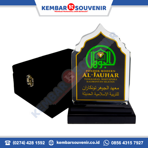 piala wisuda akrilik