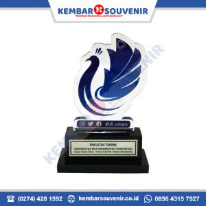 contoh plakat cinderamata