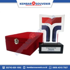 pembuatan plakat terdekat 