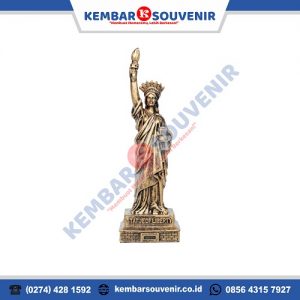 Souvenir Miniatur Patung Liberty Amerika dari Kembar Souvenir