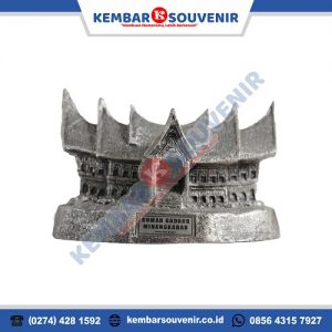 Makna Souvenir Miniatur Rumah Gadang untuk Cinderamata