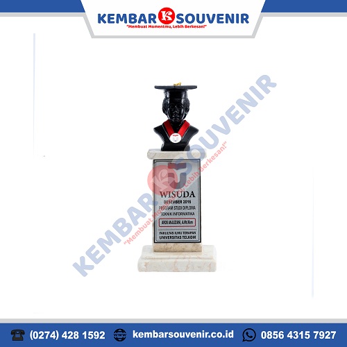 Memilih Trophy Wisuda Berkualitas dari Kembar Souvenir - Image 2