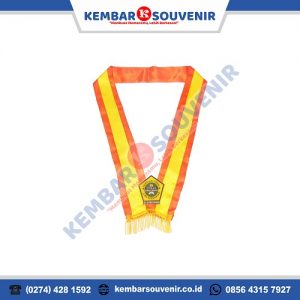 Kelebihan Membeli Tali Medali Wisuda di Kembar Souvenir