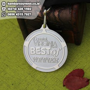harga buat medali