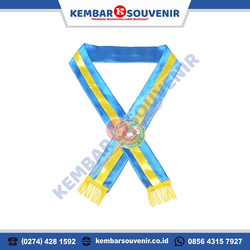 gambar kalung wisuda