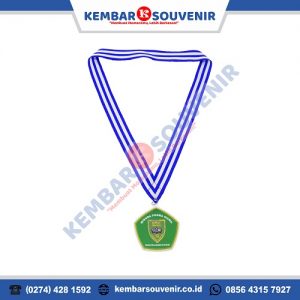 harga kalung medali wisuda