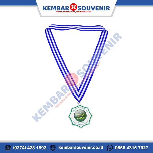 kalung wisuda akrilik