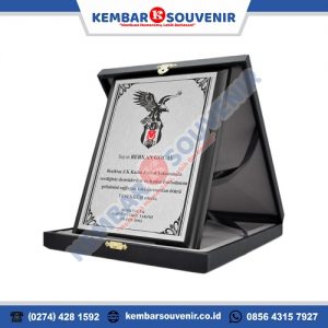 Kayu Plakat
