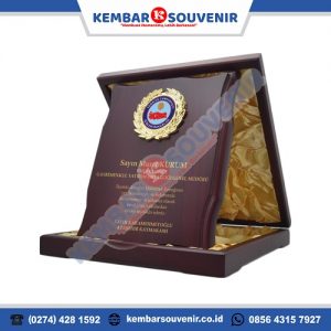 souvenir perpisahan, souvenir miniatur
