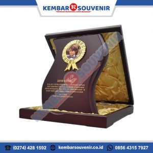 souvenir plakat, souvenir perusahaan eksklusif