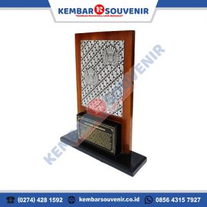 jual plakat kayu, kayu plakat