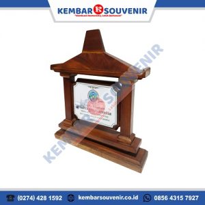 kayu plakat joglo