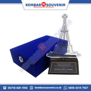 bentuk plakat