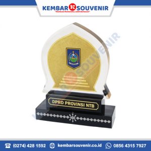 contoh plakat narasumber