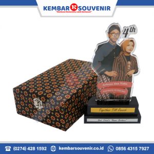 harga plakat penghargaan