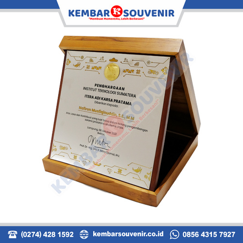 plakat juara lomba