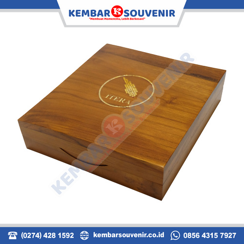 plakat kayu harga