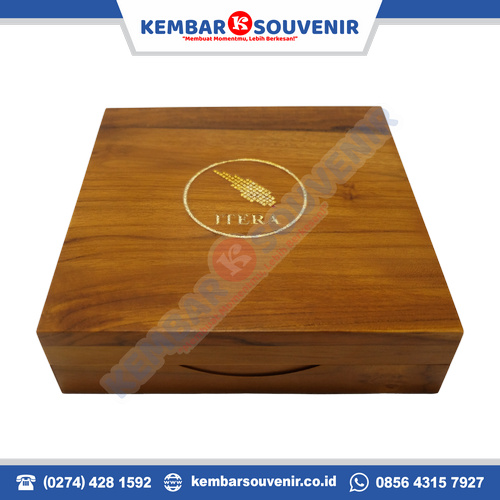 plakat kayu murah