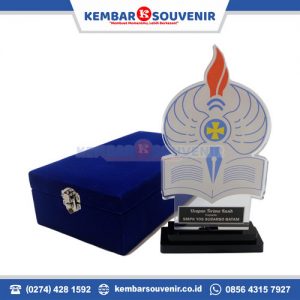 Plakat Juara Akrilik