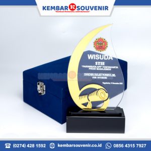 akrilik piala