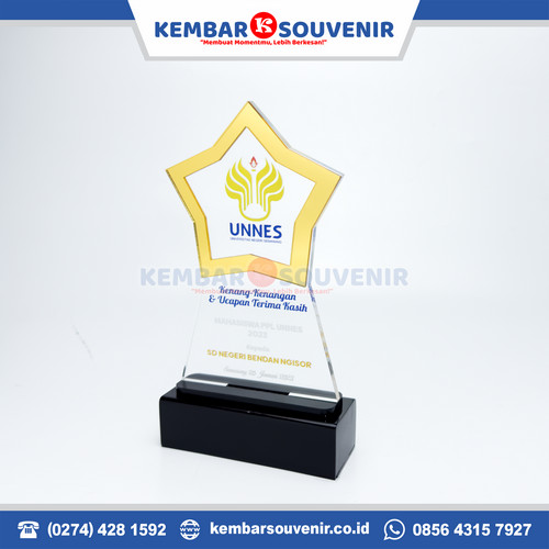 harga plakat akrilik jakarta