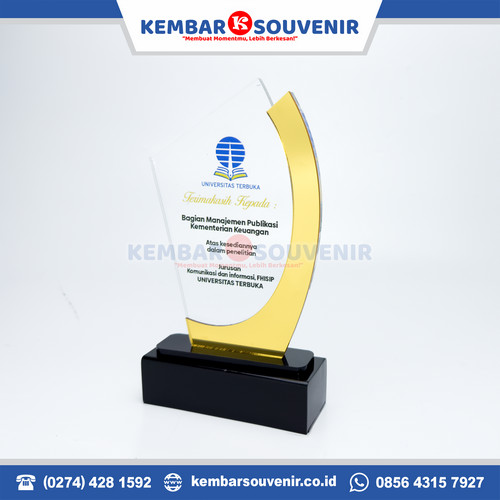 model plakat akrilik