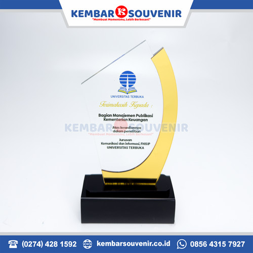 penghargaan akrilik