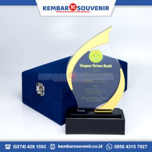 Piala Akrilik Murah