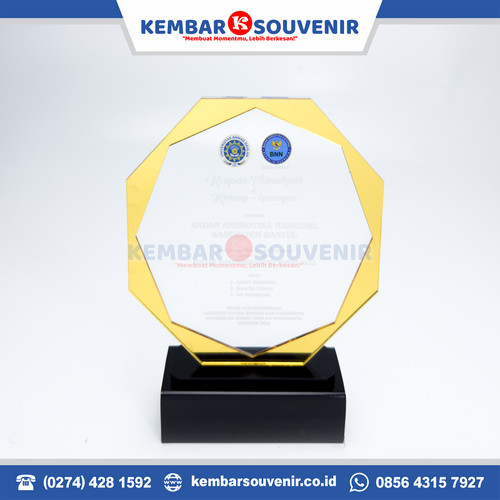 plakat akrilik depok