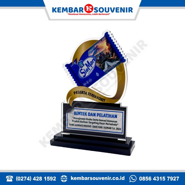 plakat akrilik kayu