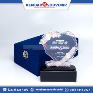 plakat akrilik lampu