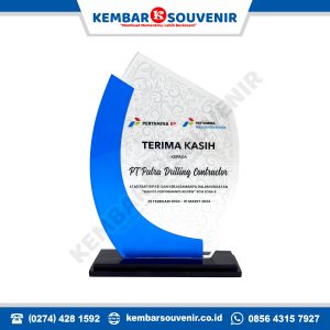 Ukuran Plakat Akrilik