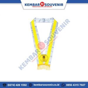 Kalung Wisuda