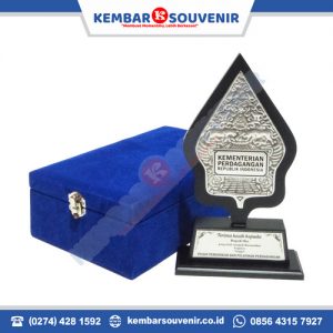 harga souvenir wayang